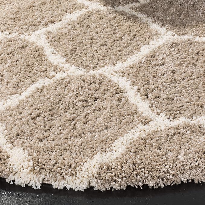 SAFAVIEH Hudson Shag Collection 5' Round Beige/Ivory SGH280S Moroccan Ogee Trellis Non-Shedding Living Room Bedroom Dining Room Entryway Plush 2-inch Thick Area Rug