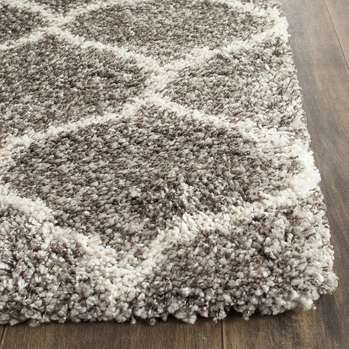 SAFAVIEH Hudson Shag Collection Accent Rug - 2' x 3', Navy & Ivory, Trellis Design, Non-Shedding & Easy Care, 2-inch Thick Ideal for High Traffic Areas in Entryway, Living Room, Bedroom (SGH280C)