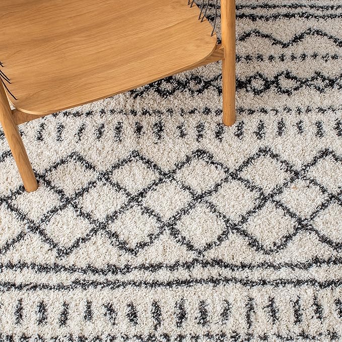 SAFAVIEH Arizona Shag Collection Runner Rug - 2'3" x 6', Ivory & Black, Moroccan Design, Non-Shedding & Easy Care, 1.6-inch Thick Ideal for High Traffic Areas in Living Room, Bedroom (ASG741Z)